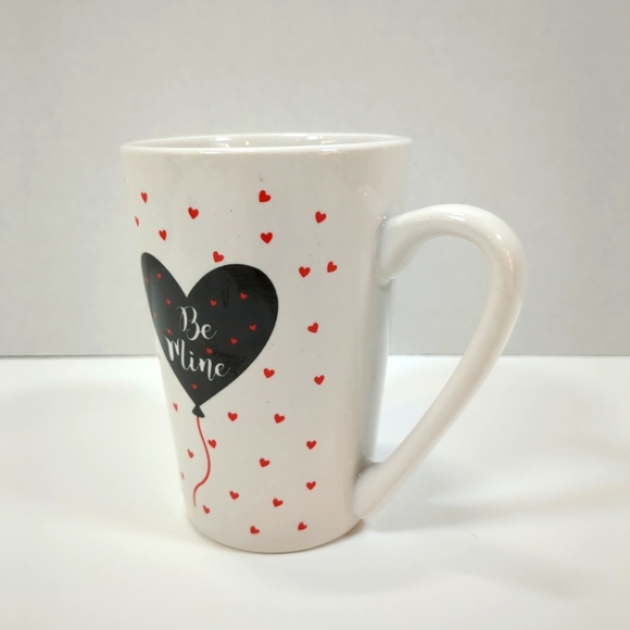 Valentine's Day Dee "Be Mine" heart coffee mug  , white/red - Picture 4 of 6